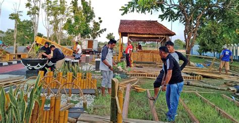 Kembalikan Fungsi Ruang Stan Pameran Hut Halmahera Timur Dibongkar