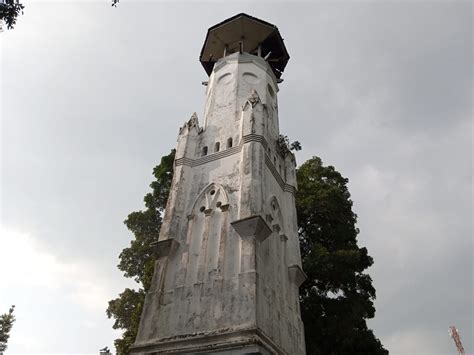 Menara Loji Masih Kokoh Berdiri Selama Ratusan Tahun