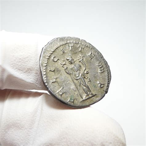 【古代ローマコイン】julian Ii（ユリアヌス2世）クリーニング済 ブロンズコイン 銅貨 フォリス Q24 Rwhqkk