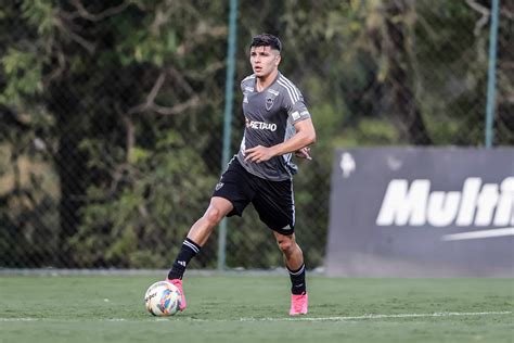 Poucas Chances No Atl Tico Mg Artilheiro Da Base Aceita Proposta E