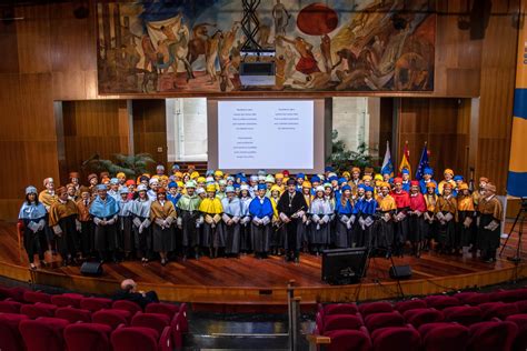 Acto De Investidura De Nuevos Doctores Y Doctoras Del Curso Y