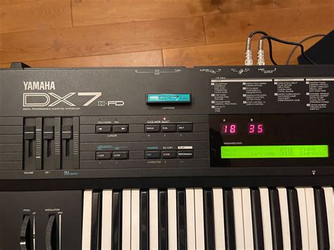 Yamaha Dx Ii Fd Fm Synthesizer Digital Keyboard In Perfekten