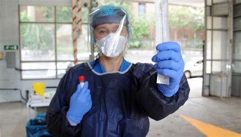 Coronavirus Pesaro Urbino Focolaio Tra Due Famiglie Anche Bimbi