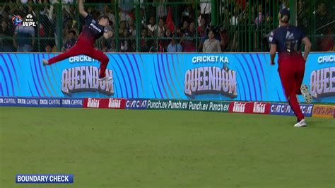 Watch Rcb Vs Dc Wareham S Brilliance Saves Four Runs Video Online Hd