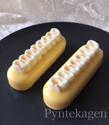 PynteKagen Små kager til kaffen Hot Dog Buns Hot Dogs Bunny Cake