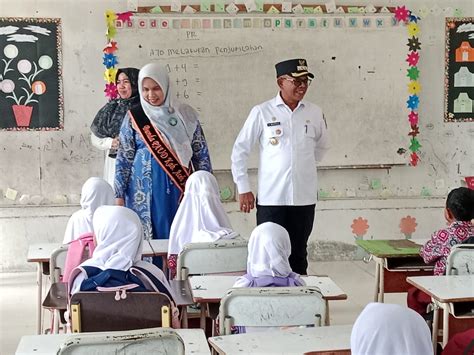 Pj Bupati Aceh Jaya Dan Bunda Paud Kunjungi Satuan Pendidikan