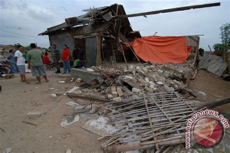 Angin Kencang Rusak Lima Bangunan Di Pamekasan Madura ANTARA News