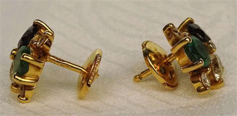 Paire De Clous D Oreilles En Or Jaune 18K 750 00 Sertis Griffes D Un