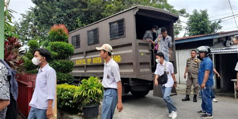 Siswa Keluyuran Diangkut Ke Mako Satpol Pp Padang Pihak Sekolah Dan