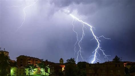 Se Viene La Tormenta De Santa Rosa Qué Dice La Leyenda Y Cuándo