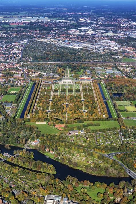 Hannover aus der Vogelperspektive Schloßpark von Schloß Herrenhausen