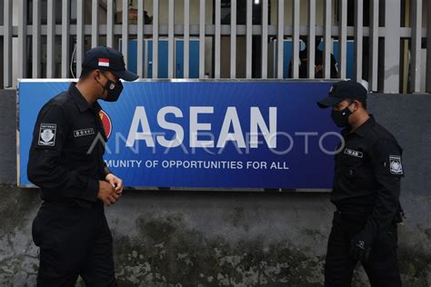 Jelang Ktt Asean Di Jakarta Antara Foto