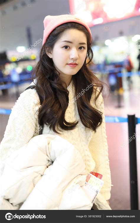 Chinese Actress Zhao Lusi Arrives Beijing Airport Beijing China May ...