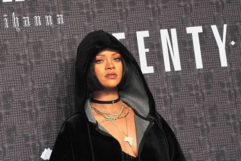 Rihanna And Fenty Beauty Drop New Hella Thicc Mascara