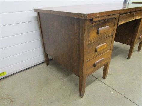 Maple Drawer Office Desk Oberman Auctions