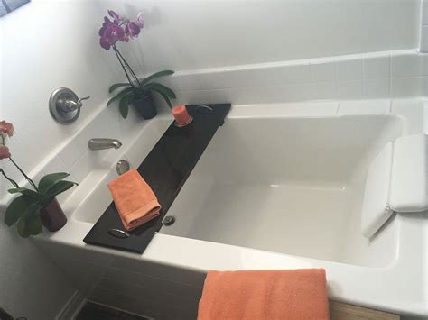 The Perfect Bathtub Caddy for a Relaxing Retreat