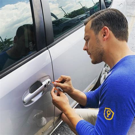 Car Key Extraction, Jammed Car Key Removal Chicago IL | Secure Locks