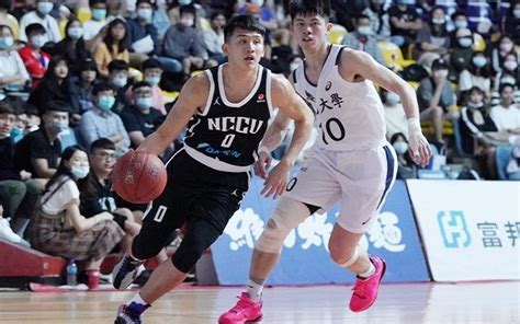 Basketball Top5 影林彥廷雙手爆扣！文化三外籍生也難擋 政大13分輕鬆勝