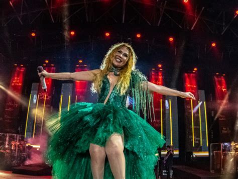 Romântica Joelma Lança 4º Bloco Do Dvd “isso é Calypso Na Amazônia