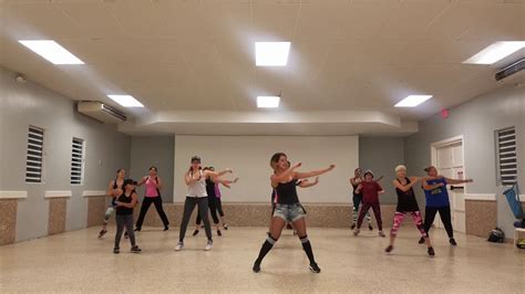 Dura Daddy Yankee Coreograf A De Zumba Youtube