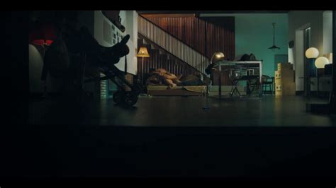 OMG he s naked Álex García in the series Sagrada Familia Holy Family OMG BLOG