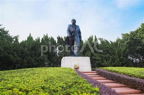 中国 深セン 鄧小平像 蓮花山公園 No 1532651｜写真素材なら「写真ac」無料（フリー）ダウンロードok