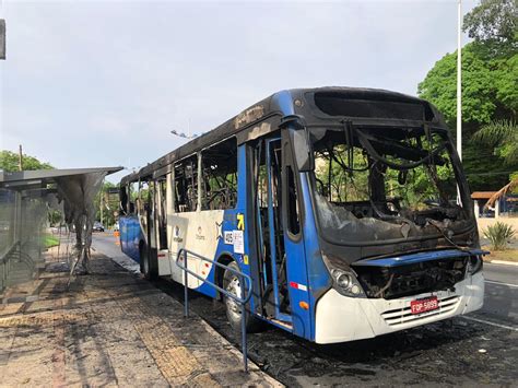 Ônibus pega fogo na João Jorge em Campinas ninguém ficou ferido CBN