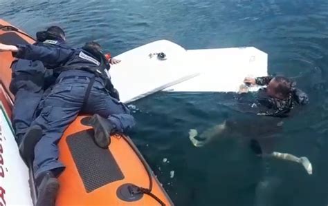 Gommone Con Sei Diportisti Rischia Di Affondare Nel Lago Di Garda La