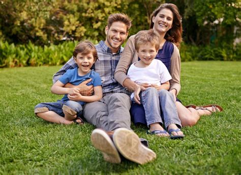 La Mayor Riqueza De Todos Es La Familia Retrato De Una Familia Amorosa