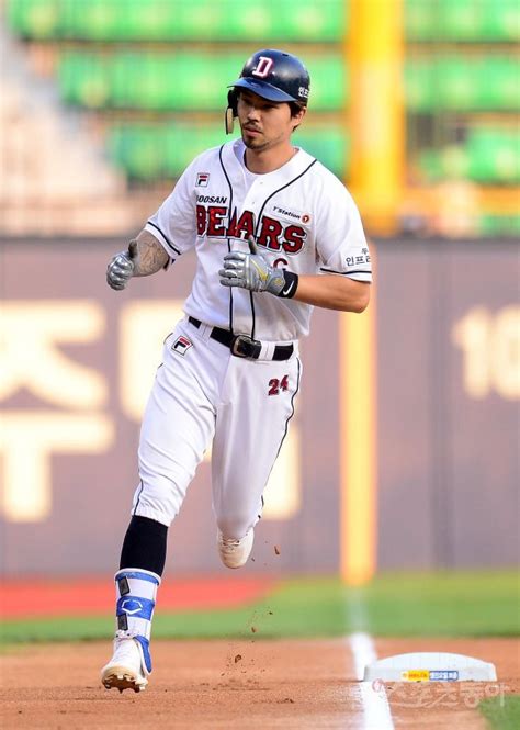 오재원 시즌 13호 선제 솔로 홈런 Mlbpark