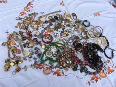 Lot De Bijoux Fantaisie Anciens Et Vintage Eur Picclick Fr