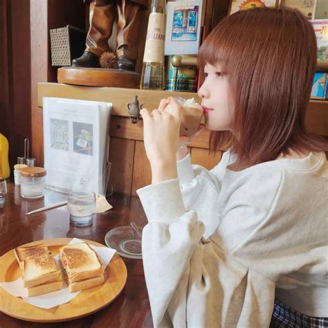 小田桐奈々さんのインスタグラム写真 小田桐奈々instagram「喫茶店、さいこふやな🍞 チョコレートセーキも添えて🍫🥰 （奈々