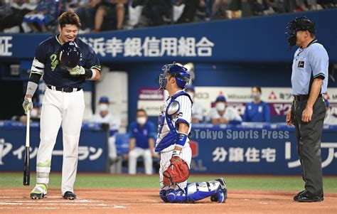 東スポ 写真部 On Twitter 【プロ野球】 8月26日 横浜スタジアム 6回 Hrの直前に3ボールを四球と勘違いし叫び、恥ずかし