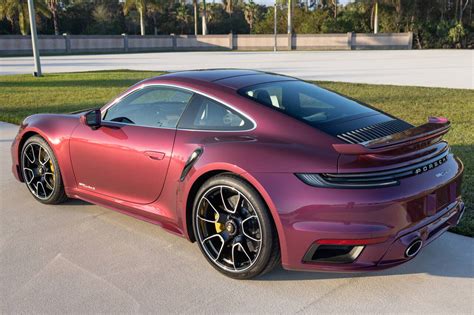 Magic Magenta Chromaflair Porsche 911 Turbo S 992