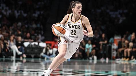 La WNBA rompe otro récord tras la llegada de Caitlin Clark firma