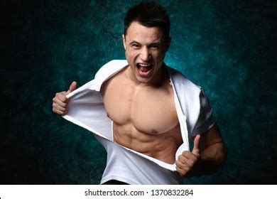 473 Bodybuilder Tearing Royalty Free Images Stock Photos Pictures