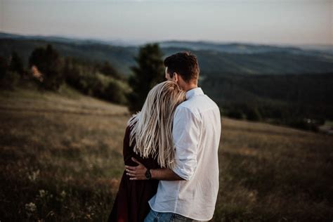 Sesja narzeczeńska w górach z owcami Dorota Bieniek Fotografia