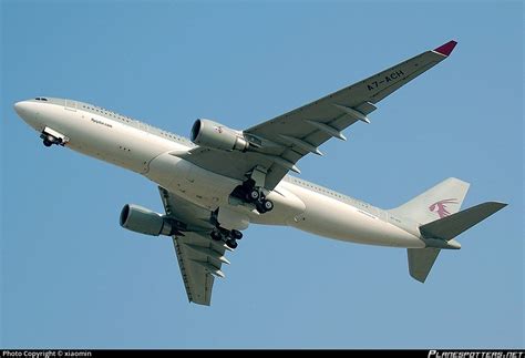 A7 ACH Airbus A330 202 Qatar Airways MAN 10OCT17 Flickr 44 OFF