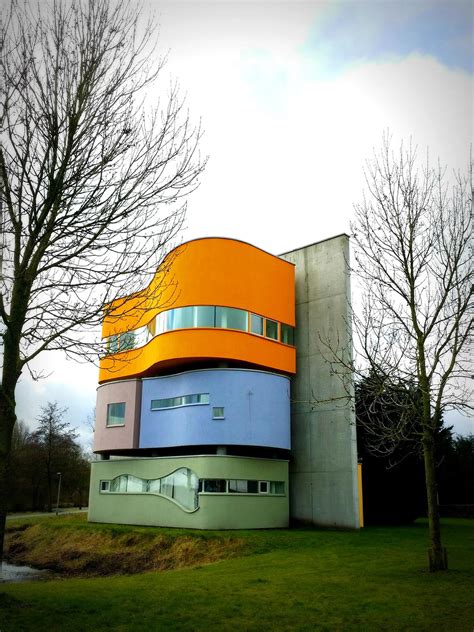 John Wall House Vibrant Postmodernism: David Altrath Captures Wall