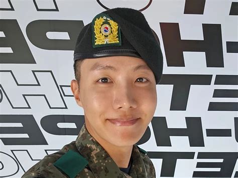 兵役中のBTSJ HOPE陸軍の発表大会で最優秀賞を受賞軍服務は大きな自負心と堂々スピーチ ライブドアニュース