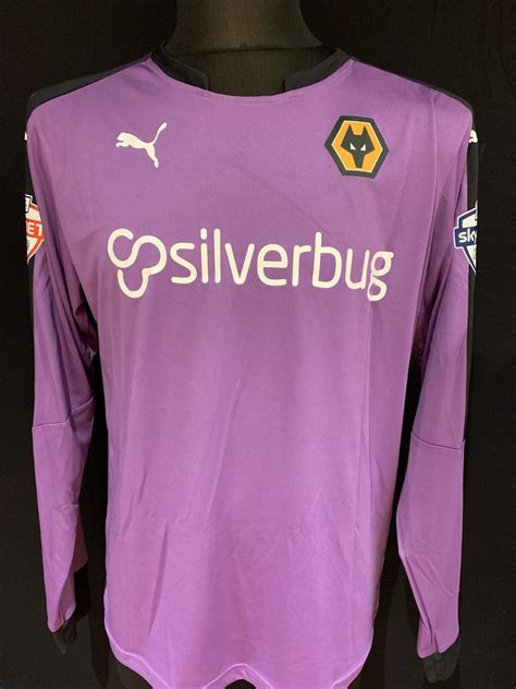 Wolverhampton 2015 16 GK Away Kit