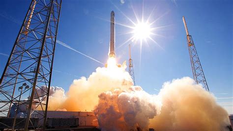 Spacex Iletişim Uydusunu Uzaya Fırlattı