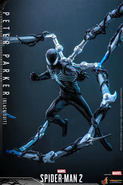 Hot Toys показала фигурку Питера Паркера в костюме симбионта из Marvel