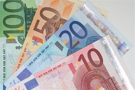 Dolar ve Euro bugün ne kadar 1 dolar kaç TL 14 Nisan güncel döviz