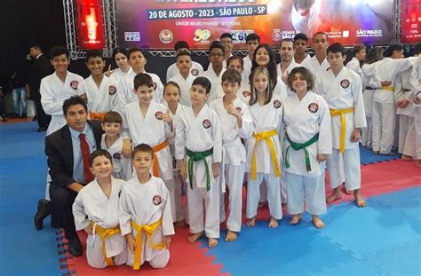 Akai Conquista Cinco Medalhas Na Copa Samurai De Karatê Interestilos