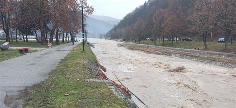 Upozorenje Poplave U Srbiji Izlivanje Reka