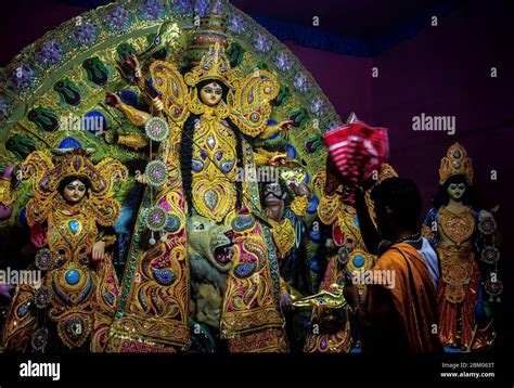 Durga Puja Pandal Hi Res Stock Photography And Images Alamy