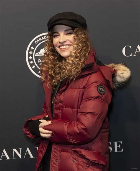 50 Annie Murphy Sexy And Hot Bikini Pictures Woophy