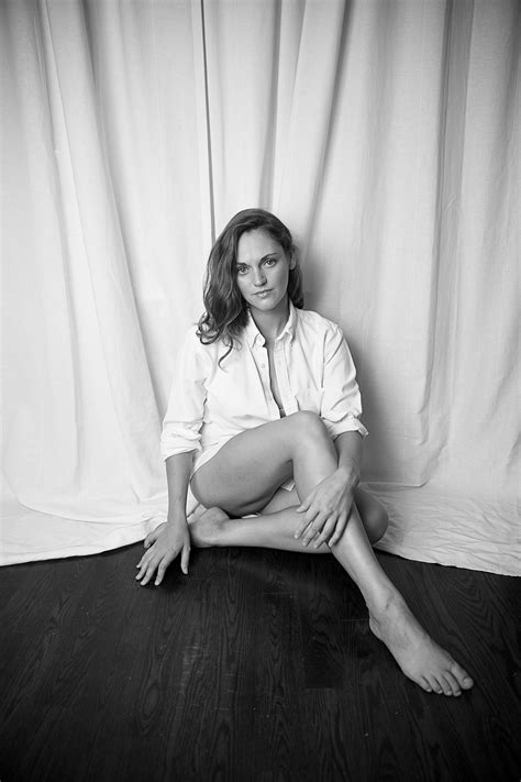 Katie Nolan Bikini Hot Sexy Swimsuit Cleavage Pictures