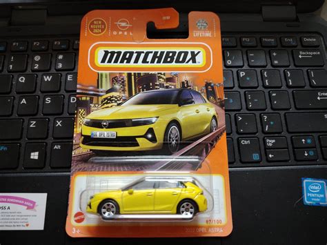 Matchbox 2022 Opel Astra Lazada